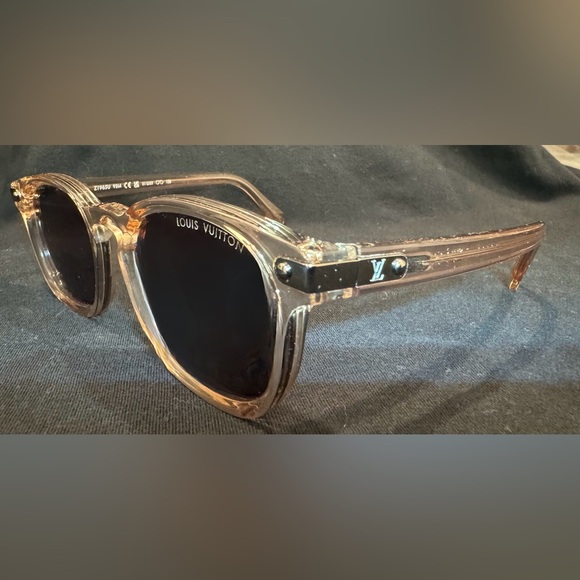 Louis Vuitton sunglasses! - Picture 1 of 11